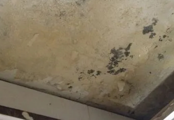 玉龙阳台漏水维修公司分享下玉龙卫生间渗水维修需要注意哪些问题。
